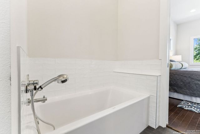 135 Cedar St Unit 105, San Antonio, TX 78210