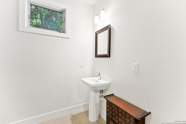 135 Cedar St Unit 105, San Antonio, TX 78210