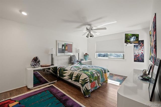 5629 Perrytown Drive, West Bloomfield, MI 48322