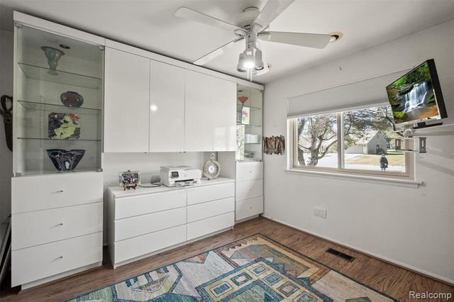 5629 Perrytown Drive, West Bloomfield, MI 48322