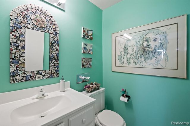 5629 Perrytown Drive, West Bloomfield, MI 48322