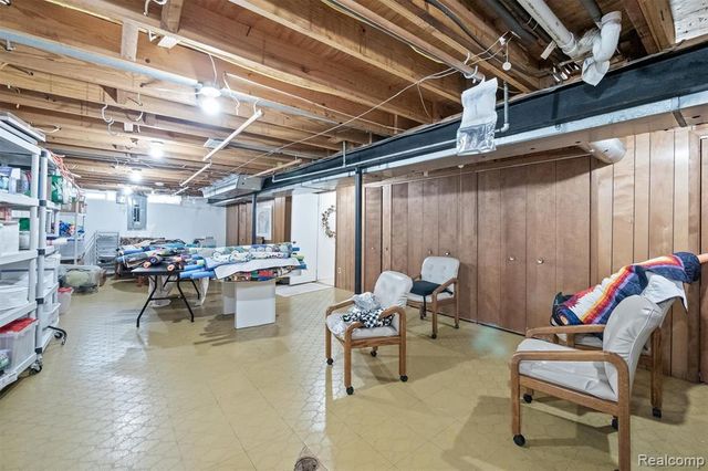 5629 Perrytown Drive, West Bloomfield, MI 48322