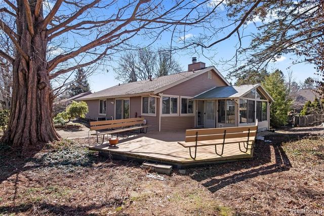 5629 Perrytown Drive, West Bloomfield, MI 48322