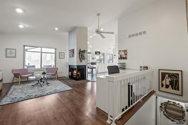 5629 Perrytown Drive, West Bloomfield, MI 48322