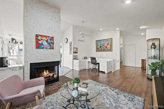 5629 Perrytown Drive, West Bloomfield, MI 48322