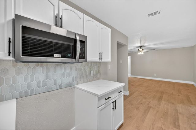 129 N Dobson Street, Burleson, TX 76028