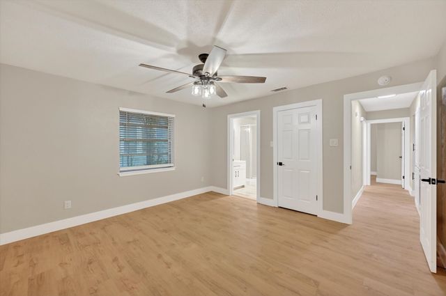 129 N Dobson Street, Burleson, TX 76028