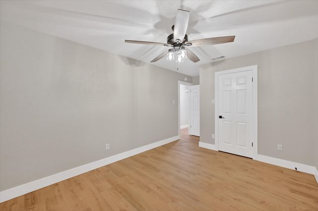 129 N Dobson Street, Burleson, TX 76028