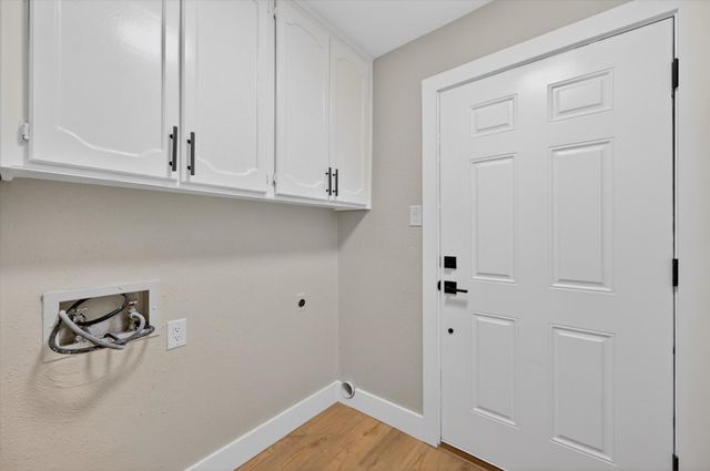 129 N Dobson Street, Burleson, TX 76028