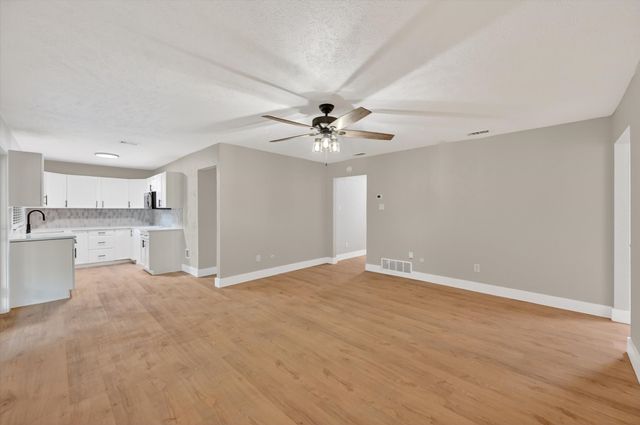 129 N Dobson Street, Burleson, TX 76028