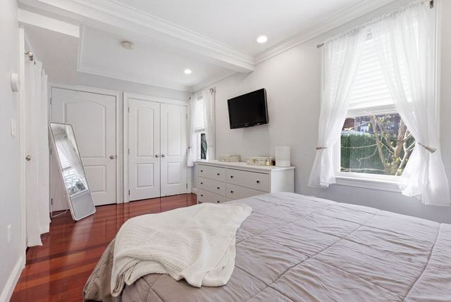 523 E 2nd St 5, Boston, MA 02127