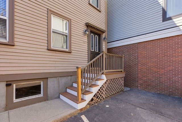 523 E 2nd St 5, Boston, MA 02127