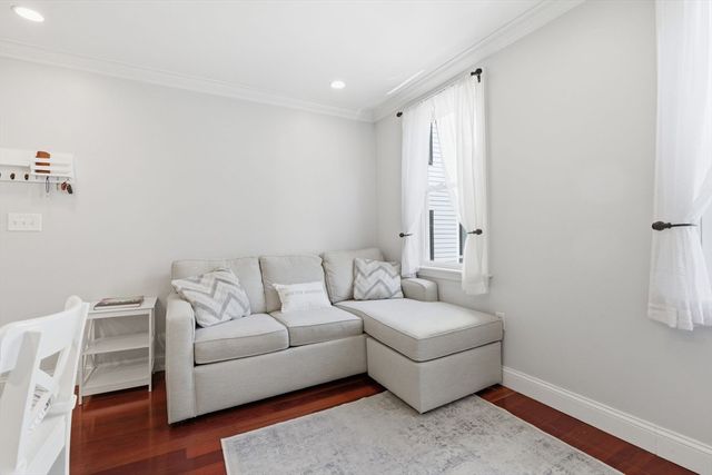 523 E 2nd St 5, Boston, MA 02127