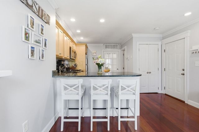 523 E 2nd St 5, Boston, MA 02127