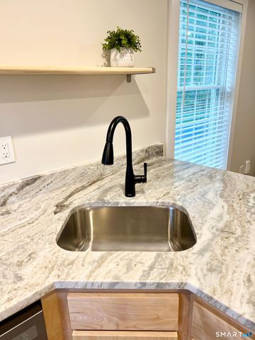 179 Butternut Street 6, Middletown, CT 06457