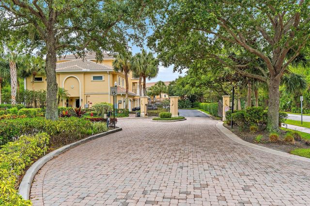 12755 SE Old Cypress Drive, Hobe Sound, FL 33455