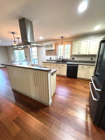 8 Old Mill Lane, Rollinsford, NH 03869