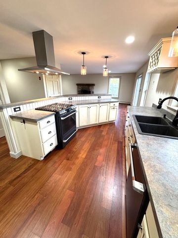 8 Old Mill Lane, Rollinsford, NH 03869