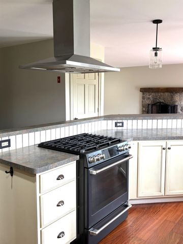 8 Old Mill Lane, Rollinsford, NH 03869