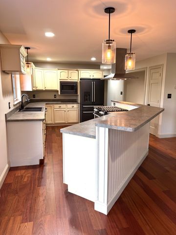 8 Old Mill Lane, Rollinsford, NH 03869