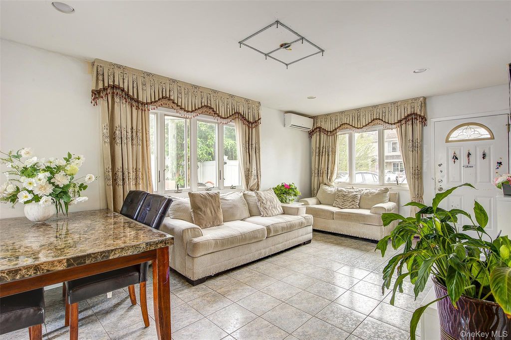 10 Belmont Circle, Syosset, NY 11791 — photo 5
