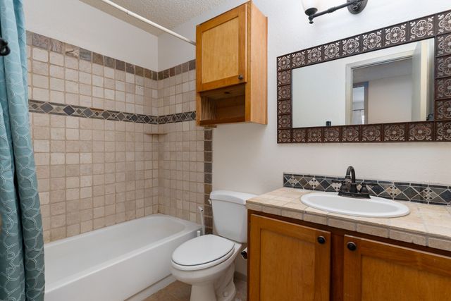 2501 W Zia 4-201, Santa Fe, NM 87505