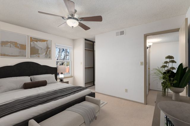 2501 W Zia 4-201, Santa Fe, NM 87505