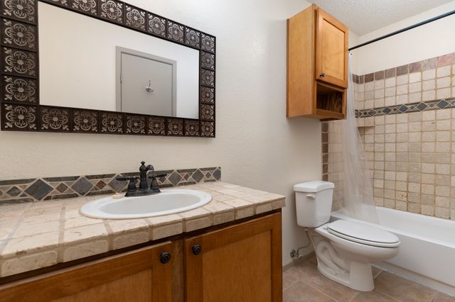 2501 W Zia 4-201, Santa Fe, NM 87505