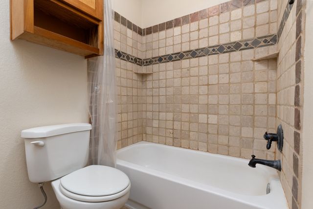 2501 W Zia 4-201, Santa Fe, NM 87505