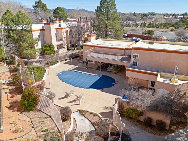 2501 W Zia 4-201, Santa Fe, NM 87505