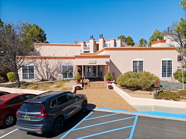 2501 W Zia 4-201, Santa Fe, NM 87505