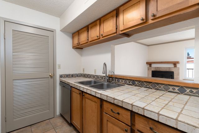 2501 W Zia 4-201, Santa Fe, NM 87505