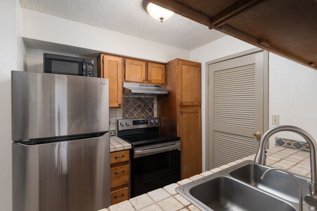 2501 W Zia 4-201, Santa Fe, NM 87505