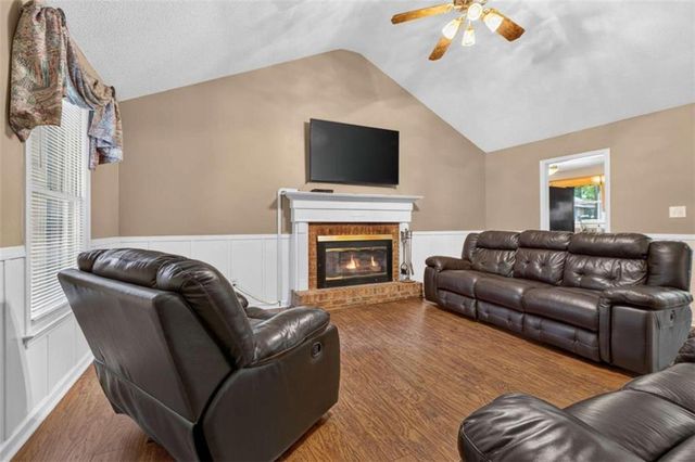 275 Pine Tree Lane, Mcdonough, GA 30252
