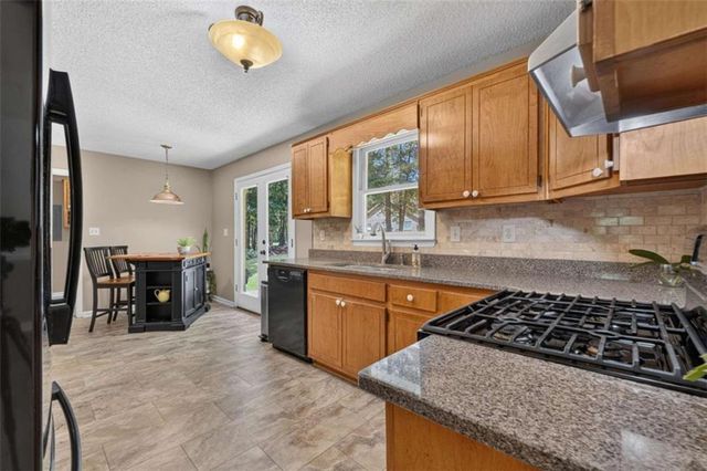 275 Pine Tree Lane, Mcdonough, GA 30252