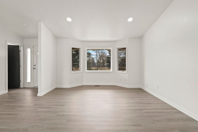 5704 W GARDEN SPRINGS Rd, Spokane, WA 99224