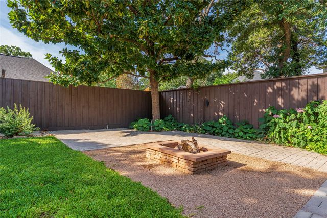 7206 Forestwind Court, Arlington, TX 76001