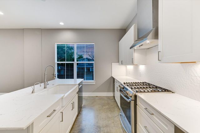 1811 Cedar Ave, Austin, TX 78702