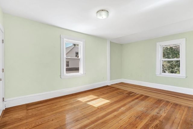 13 Weir St, Newton, MA 02466