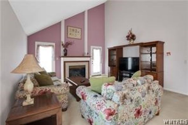 6 Glenfield Drive, West Seneca, NY 14224