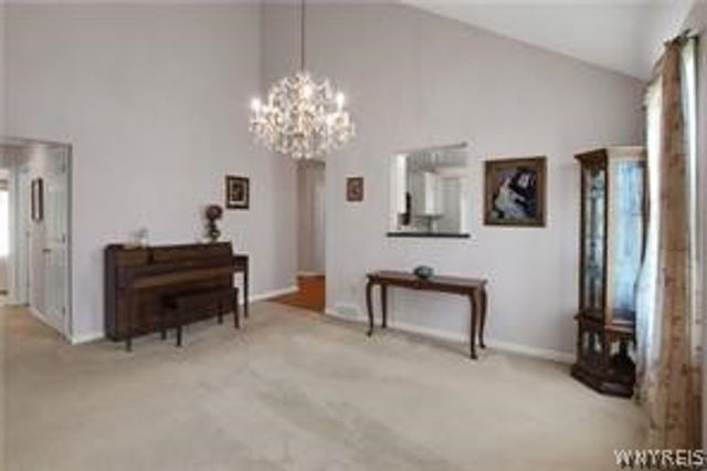 6 Glenfield Drive, West Seneca, NY 14224