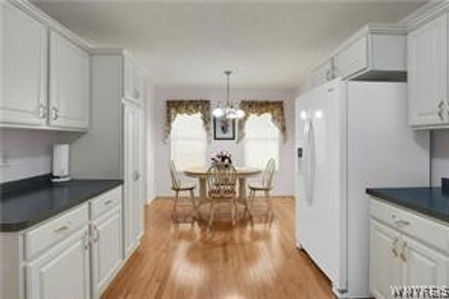 6 Glenfield Drive, West Seneca, NY 14224