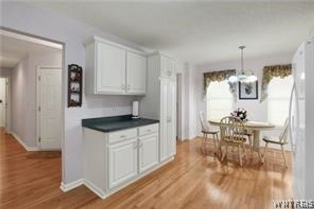 6 Glenfield Drive, West Seneca, NY 14224