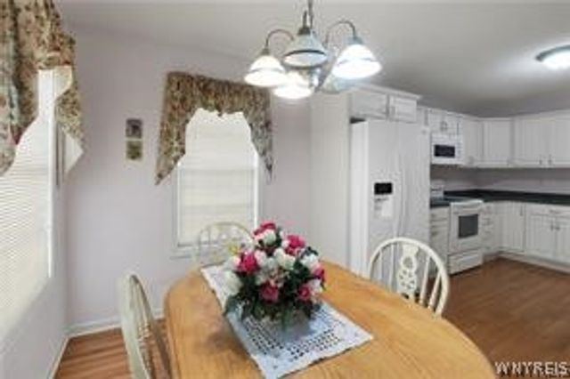 6 Glenfield Drive, West Seneca, NY 14224