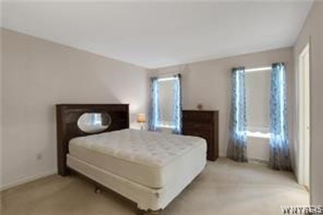 6 Glenfield Drive, West Seneca, NY 14224