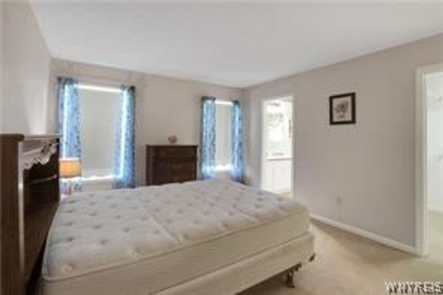 6 Glenfield Drive, West Seneca, NY 14224