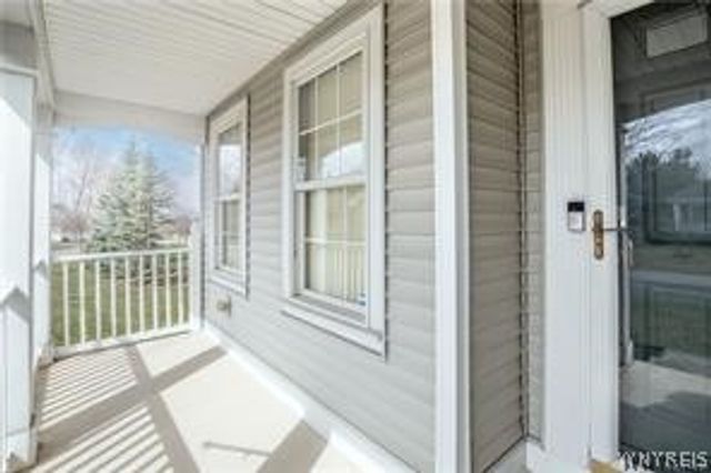 6 Glenfield Drive, West Seneca, NY 14224