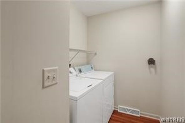 6 Glenfield Drive, West Seneca, NY 14224