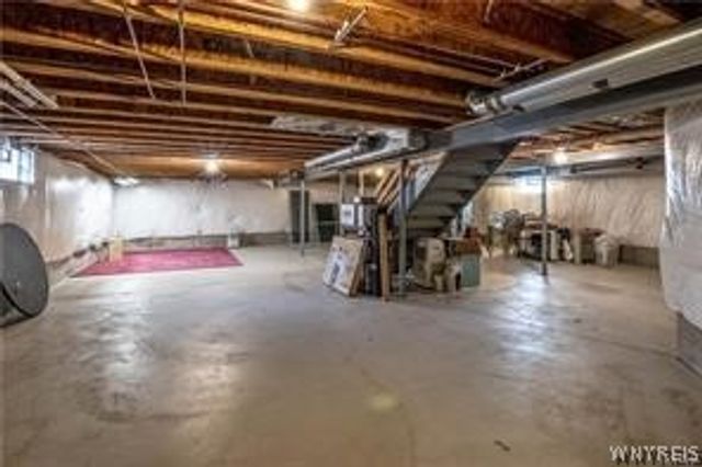 6 Glenfield Drive, West Seneca, NY 14224