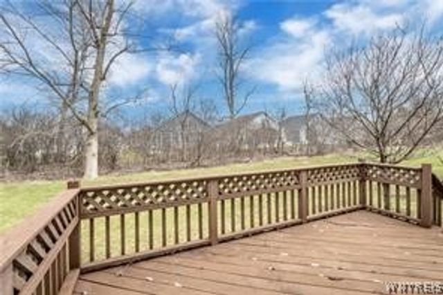 6 Glenfield Drive, West Seneca, NY 14224